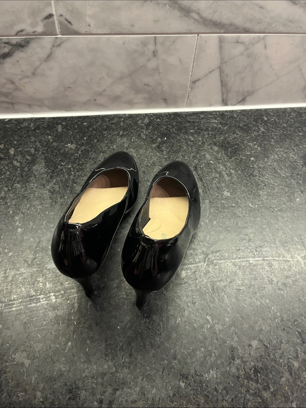 Black Women's Patent Round-Toe Pumps - Brand: Clarks - Picture 4 of 8